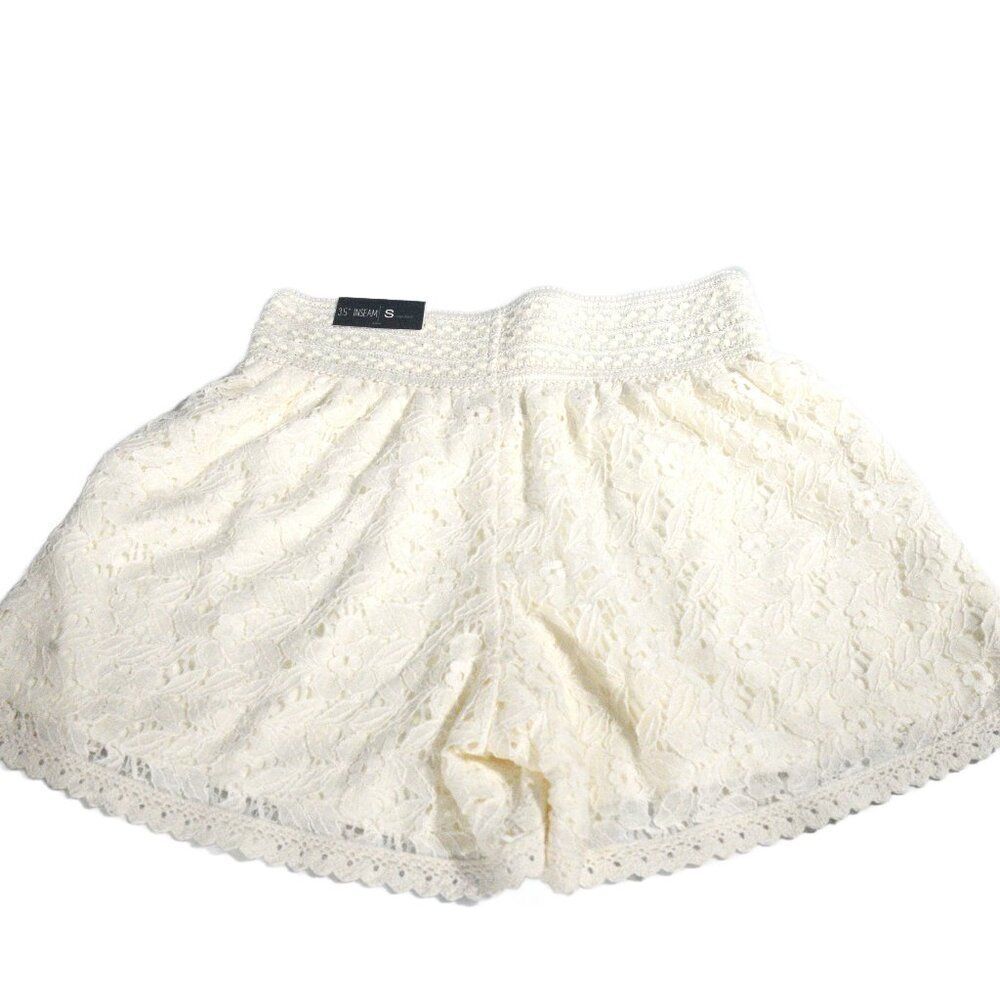 Maurices Mid Rise Cream Lace Shorts Size Small - Picture 2 of 4